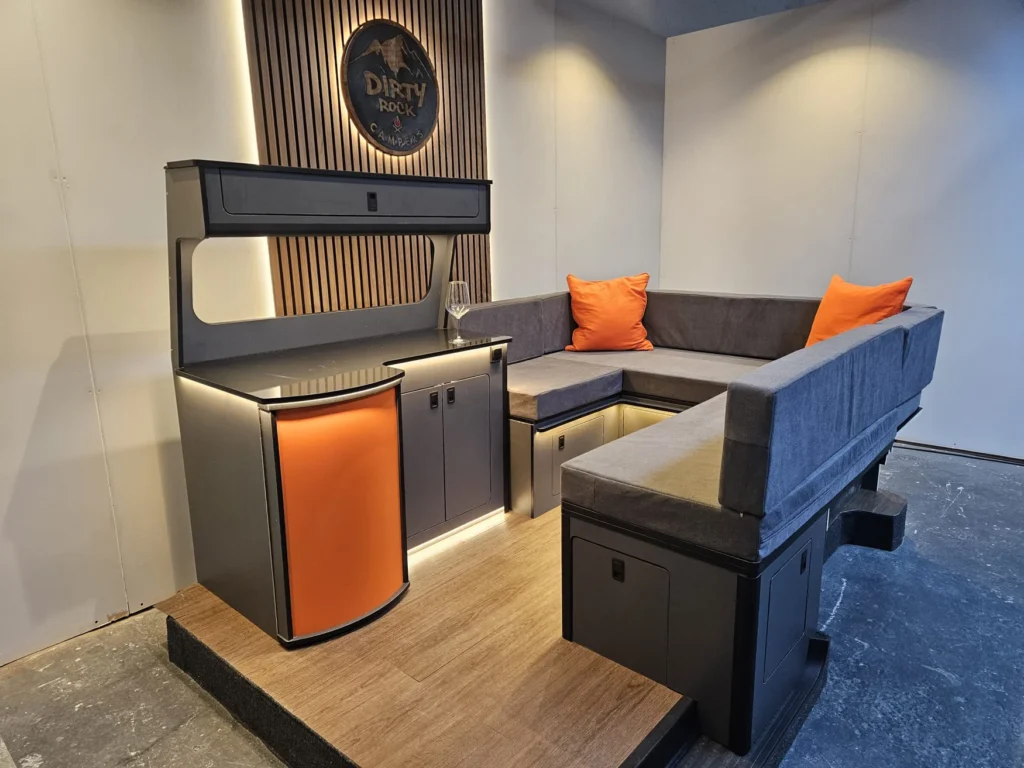 U-Shape Kitchen Furniture with U Shaped seating